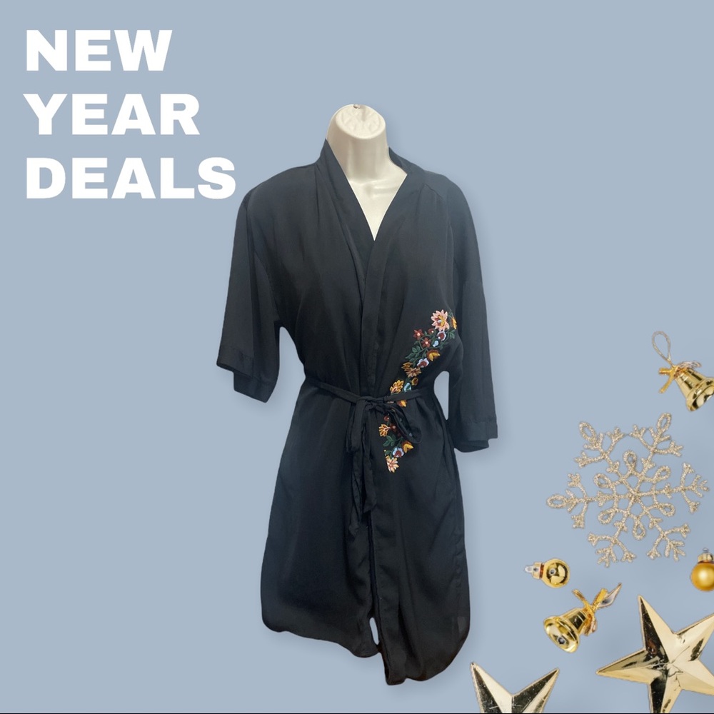 Ladies sheet embroidered mini robe